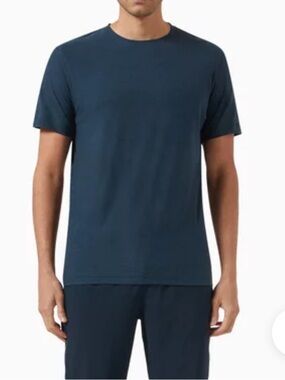 Vuori Men's Strato Tech Tee